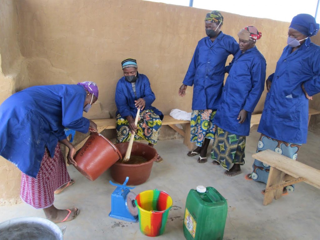 FABRIQUE DU SAVON GOMORÉ 13